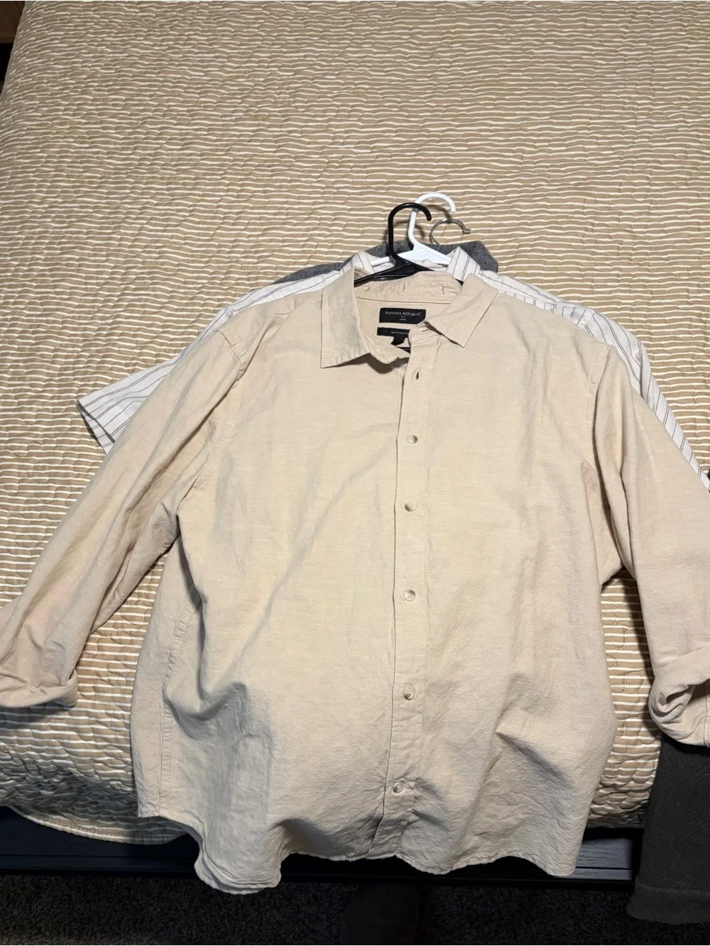 Banana Republic Men's Light Beige Casual Button-Down Shirt